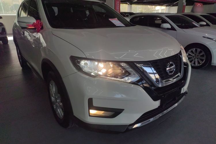 日产 奇骏 2021款 2.0L CVT 2WD XL ITS舒适纪念版车身外观3