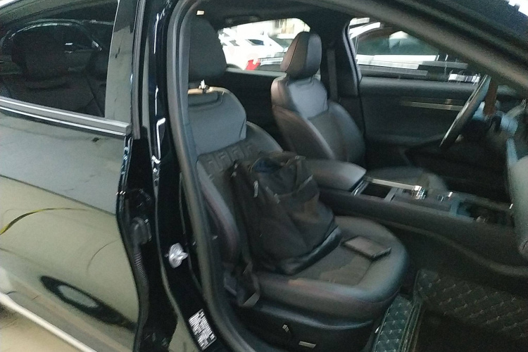 福特 蒙迪欧 2023款 EcoBoost 180 舒雅型局部细节41