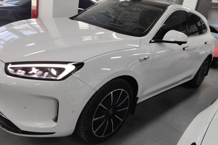 鸿蒙智行 问界M5 2023款 纯电后驱智驾版车身外观4