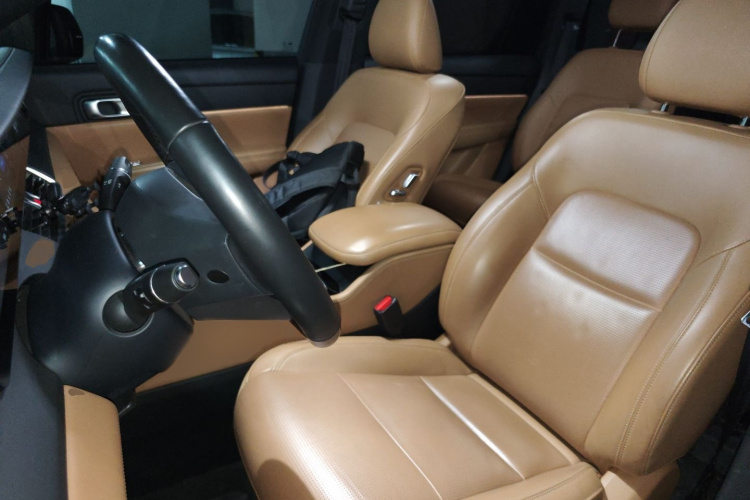 理想汽车 理想ONE 2021款 增程6座版局部细节19