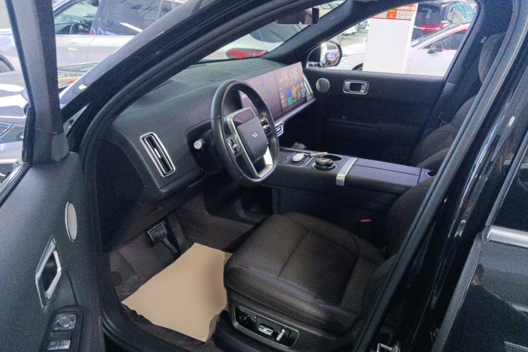 理想汽车 理想L9 2022款 Max中控内饰19