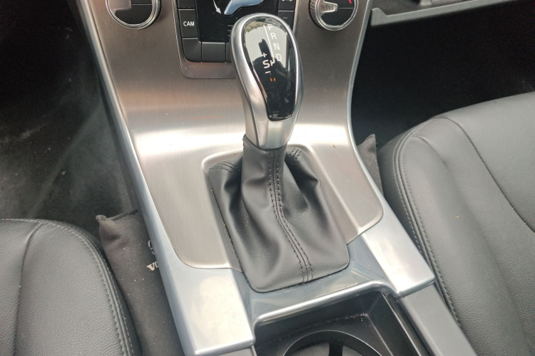 沃尔沃S60 2019款 S60L T3 智进版局部细节18