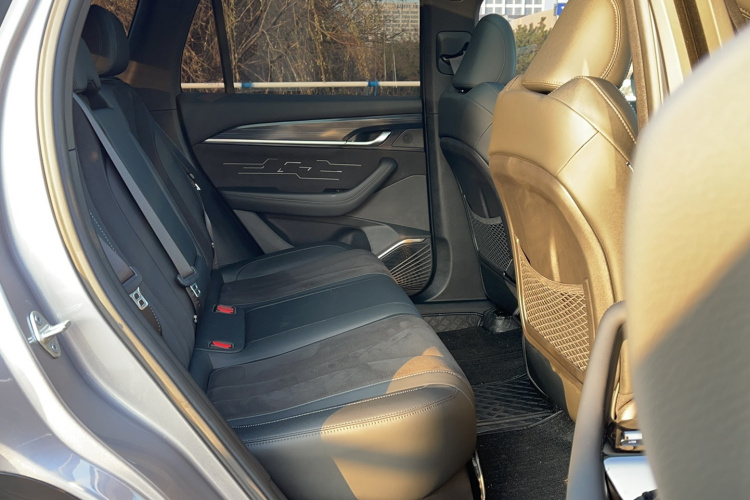 吉利汽车 星越L 2024款 2.0TD 高功自动两驱天际版中控内饰7002