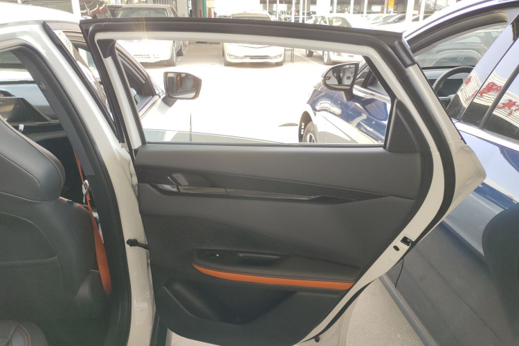 长安UNI-V 2024款 1.5T 高能版中控内饰7006