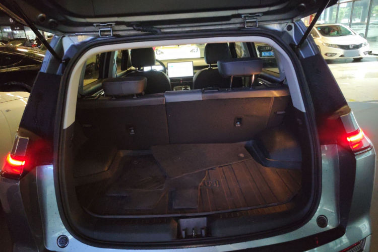 埃安 AION Y 2023款 Plus 510 智领版机舱底盘23