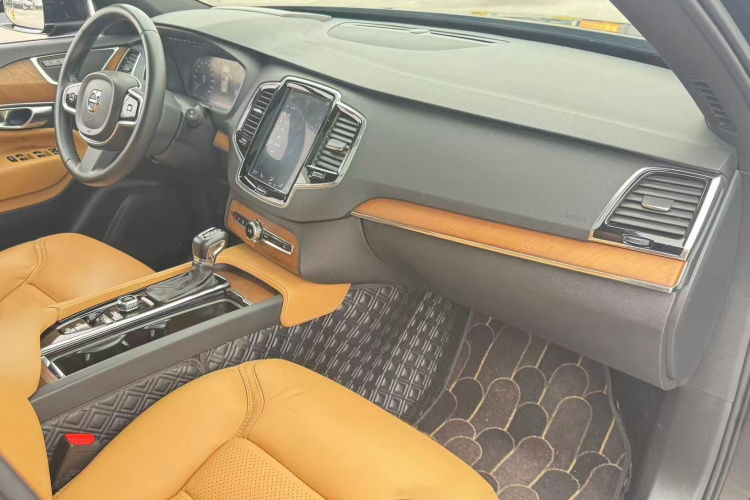 沃尔沃XC90 2018款 T6 智雅版 7座中控内饰7001