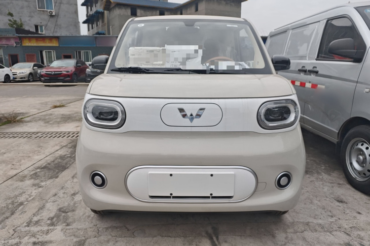 五菱汽车 宏光MINIEV 2024款 第三代 215km 青春版车身外观2