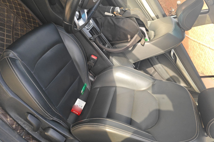 吉利汽车 帝豪 2019款 领军版 1.5L CVT向上互联型 国VI中控内饰19