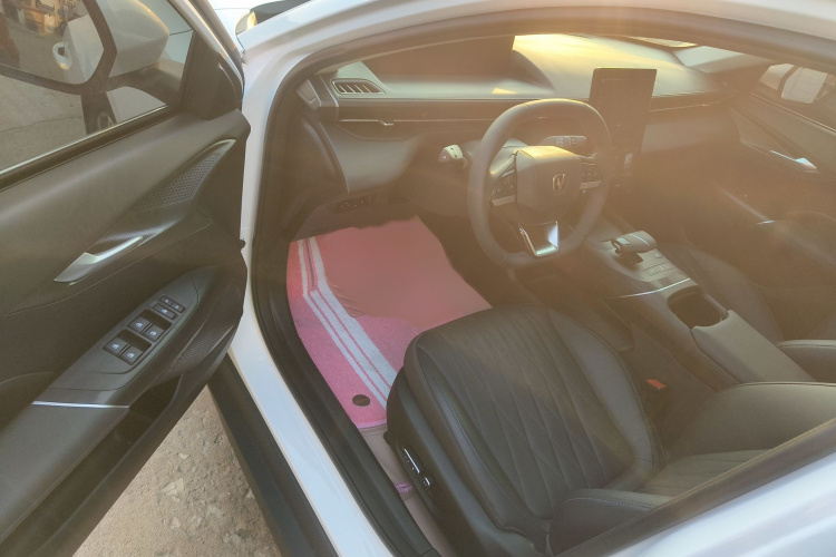 长安 逸动 2025款 蓝鲸 1.5T 500Bar旗舰型中控内饰7002