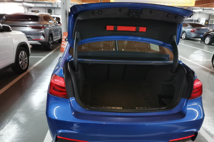 宝马3系 2017款 320i M运动型机舱底盘23