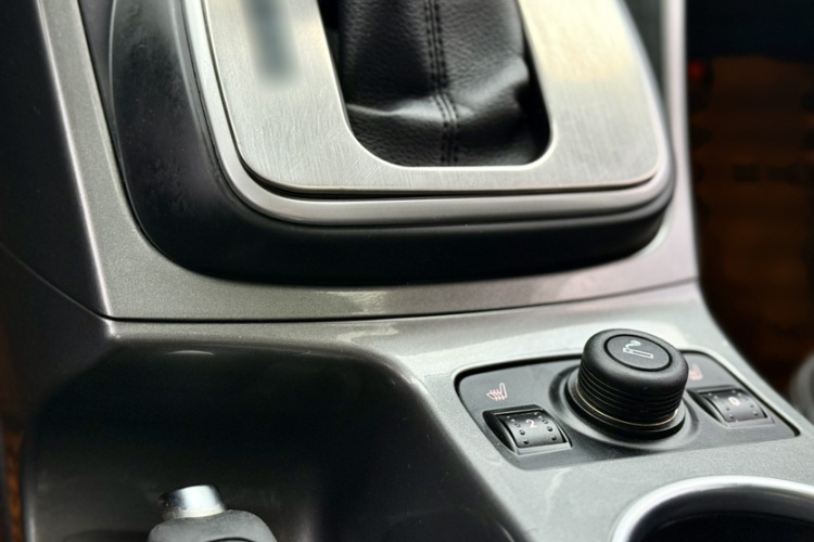 福特 翼虎 2015款 2.0L GTDi 四驱精英型中控内饰7005