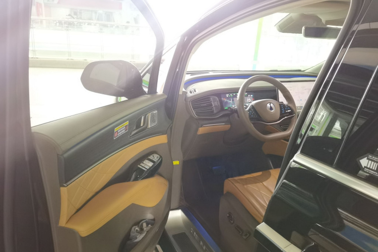 腾势D9 2022款 EV 600 四驱旗舰型中控内饰7003