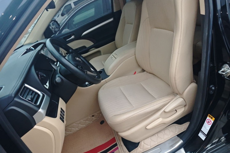 丰田 汉兰达 2017款 2.0T 两驱精英版 5座局部细节19