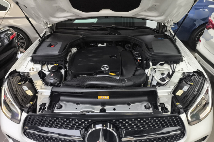 奔驰GLC轿跑 2023款 GLC 260 4MATIC 轿跑SUV机舱底盘24