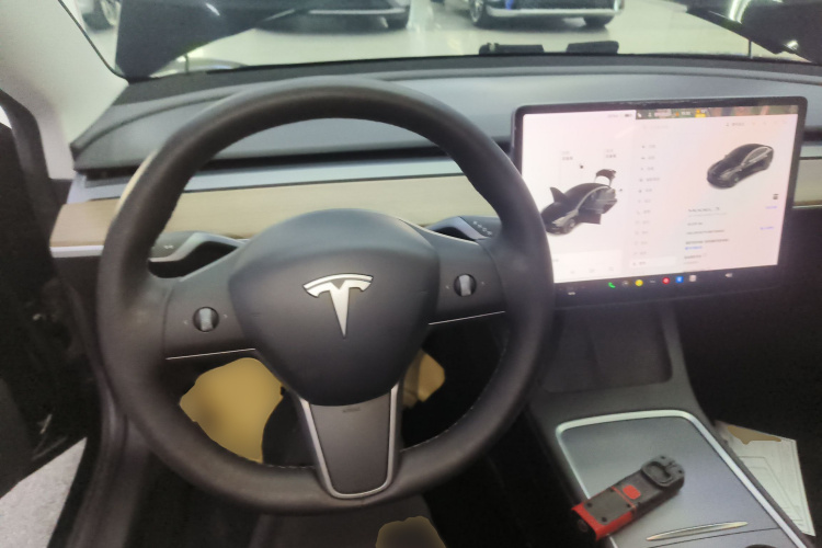 特斯拉 Model 3 2021款 标准续航后驱升级版中控内饰13