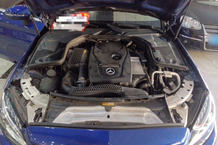 奔驰C级(进口) 2018款 C 200 轿跑车机舱底盘24