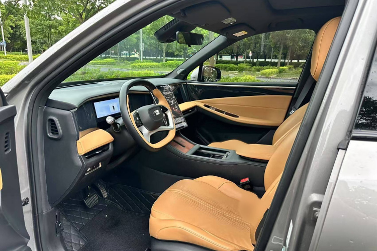 吉利银河 银河L7 2023款 1.5T 115km PLUS中控内饰7005