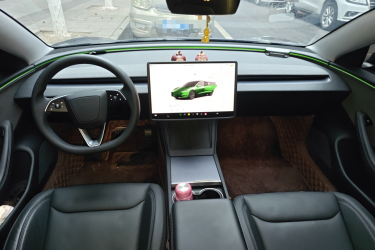 特斯拉 Model 3 2025款 后轮驱动版中控内饰12