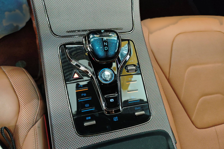 比亚迪 汉 2022款 EV 创世版 610KM四驱尊享型局部细节18