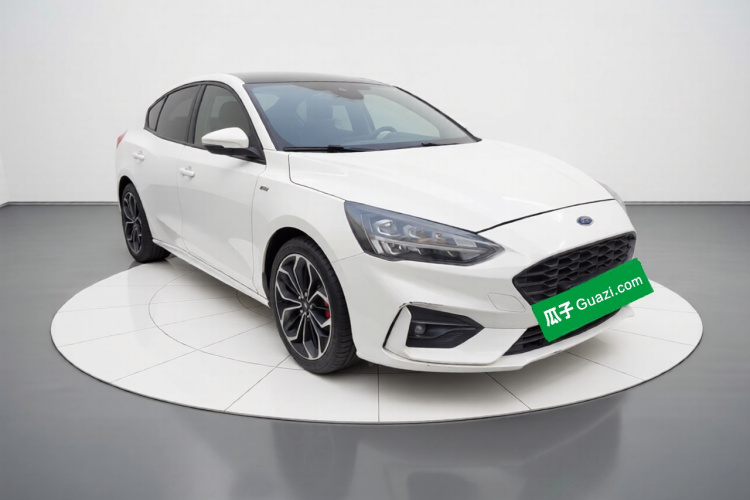 福特 福克斯 2021款 三厢 EcoBoost 180 自动ST Line车身外观3