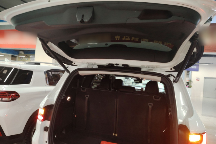 Jeep 大指挥官 2018款 2.0T 四驱臻享版 国V局部细节23