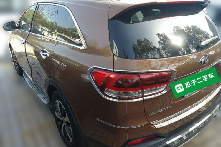 起亚 2015款 索兰托L 2.4L 汽油4WD精英版 5座 国V车身外观5