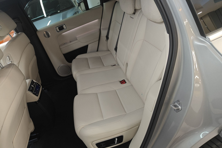 理想汽车 理想L7 2024款 Ultra中控内饰7004