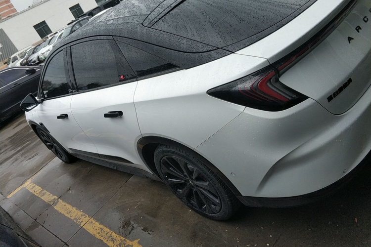 ARCFOX极狐 极狐 阿尔法S(ARCFOX αS) 2023款 先行版车身外观4