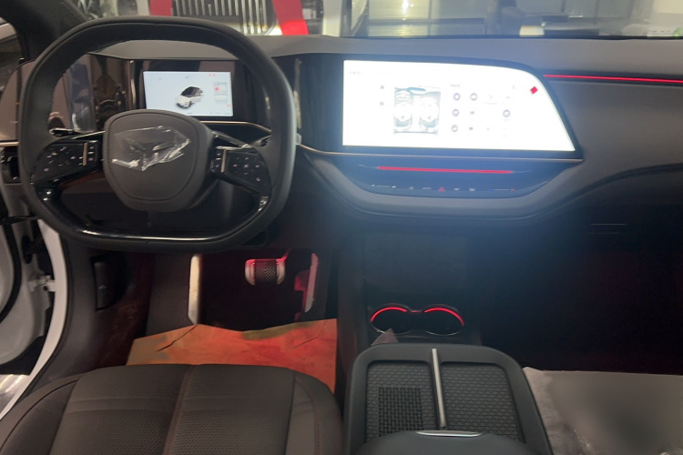 红旗EH7 2024款 690 Pro中控内饰7003