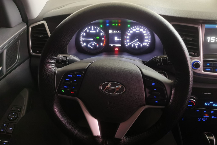 现代 途胜 2015款 1.6T 双离合两驱智能型中控内饰13