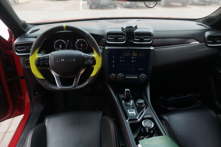 领克03 2020款 2.0TD 自动劲版中控内饰7002