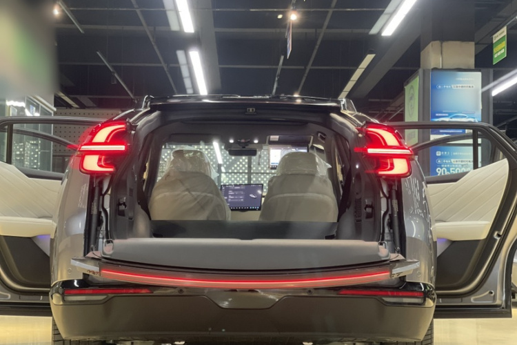 长安启源E07 2025款 纯电 四驱 90kWh Ultra高性能版车身外观6002