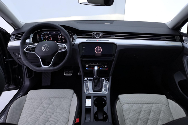 大众 迈腾 2023款 200万辆纪念版 330TSI DSG豪华型中控内饰12