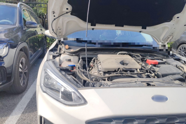 福特 福克斯 2020款 三厢 EcoBoost 180 自动锋潮型局部细节9006