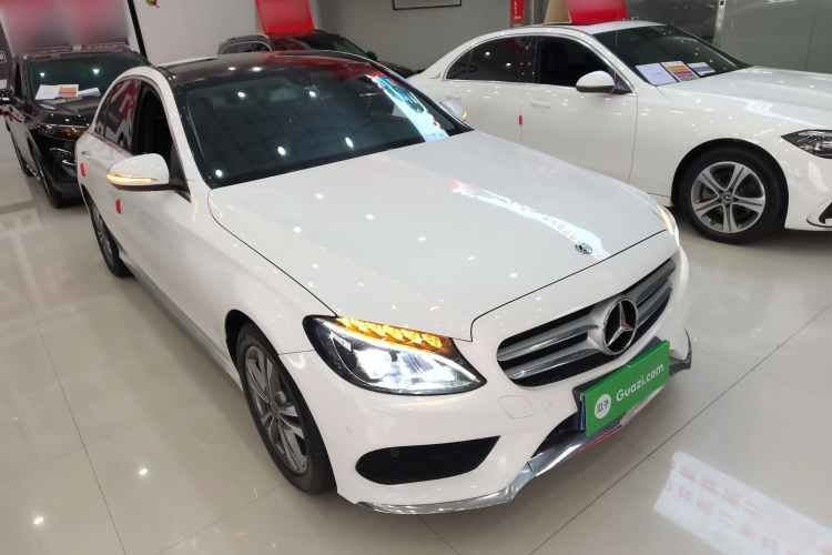奔驰C级 2018款 C 200 L 运动版车身外观3