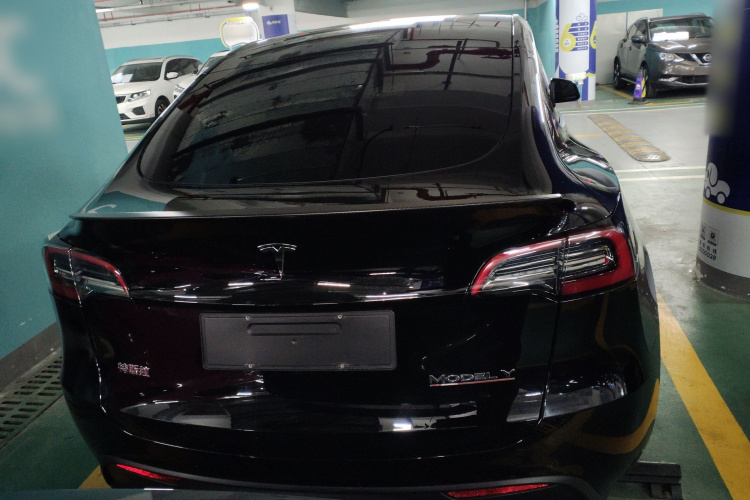 特斯拉 Model Y 2022款 Performance高性能全轮驱动版车身外观6004