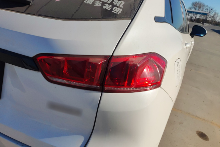 魏牌 VV7 2017款 2.0T 超豪型车身外观9