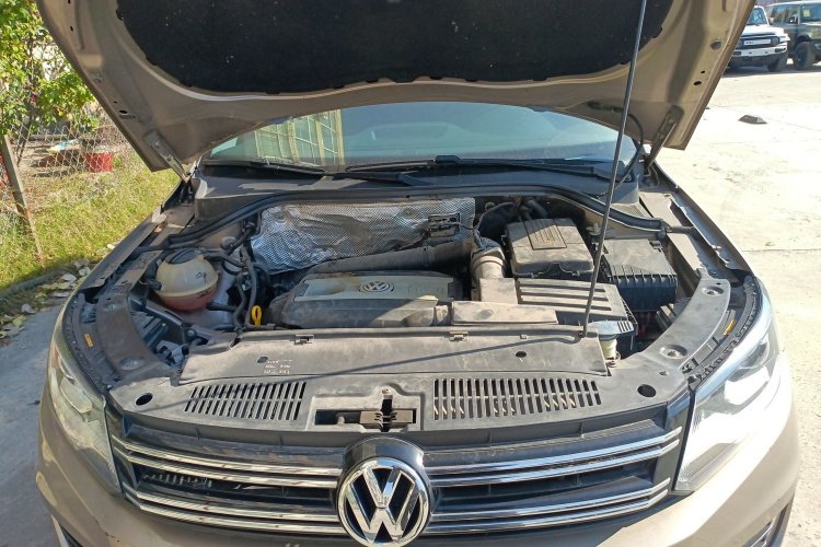 大众 途观 2016款 300TSI 自动两驱风尚版机舱底盘24