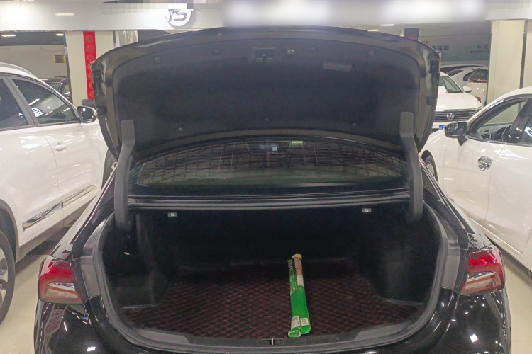 别克 君越 2021款 552T 豪华型机舱底盘23