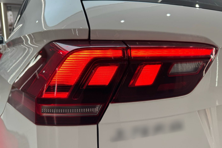 大众 途观L 2022款 330TSI 自动两驱舒享版车身外观6009