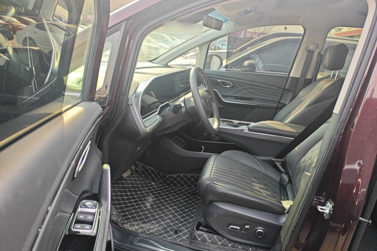 上汽大通MAXUS 大通G90 2022款 2.0T 星云七座版中控内饰20