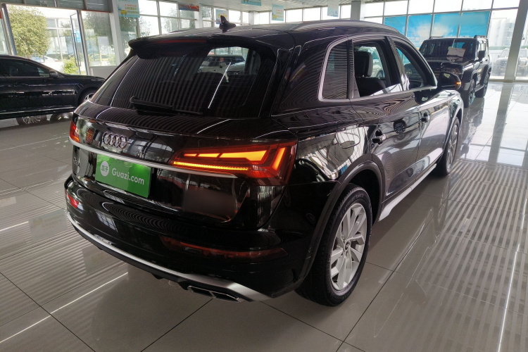 奥迪Q5L 2022款 改款 40T 豪华动感型车身外观7