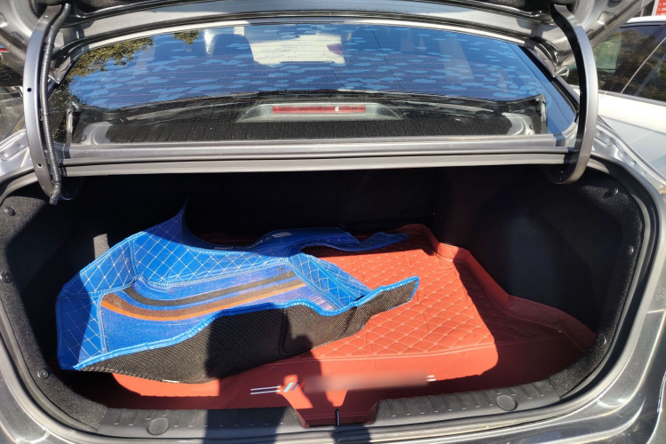 长安 逸动 2022款 PLUS 蓝鲸NE 1.4T GDI DCT尊贵版机舱底盘23