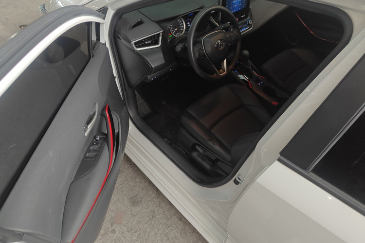 丰田 雷凌 2022款 双擎 1.8H E-CVT运动版中控内饰7003