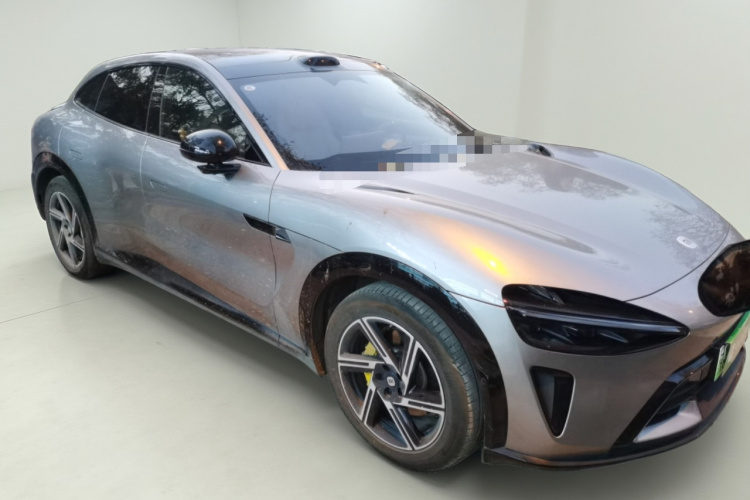 小米汽车 小米YU7 2025款 超长续航四驱Pro版车身外观3