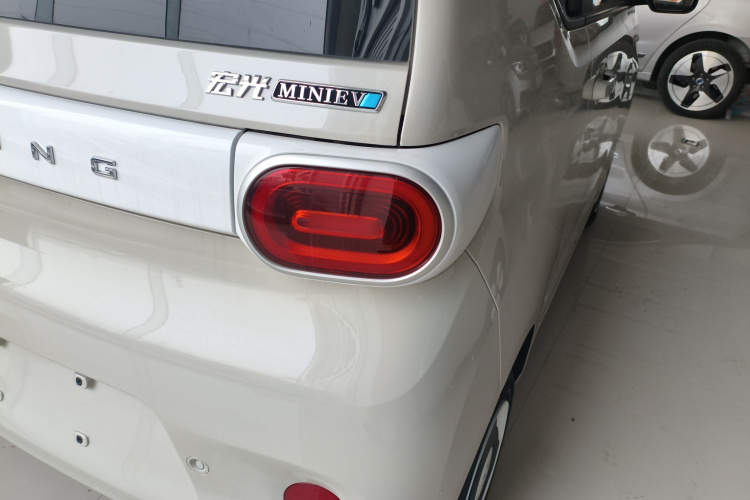 五菱汽车 宏光MINIEV 2024款 第三代 215km 青春版车身外观6006
