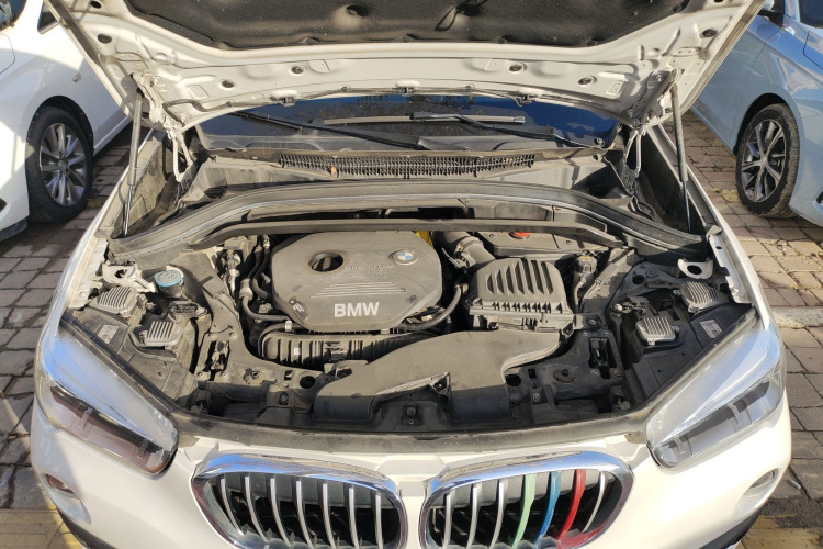 宝马X1 2018款 sDrive20Li 领先型机舱底盘24