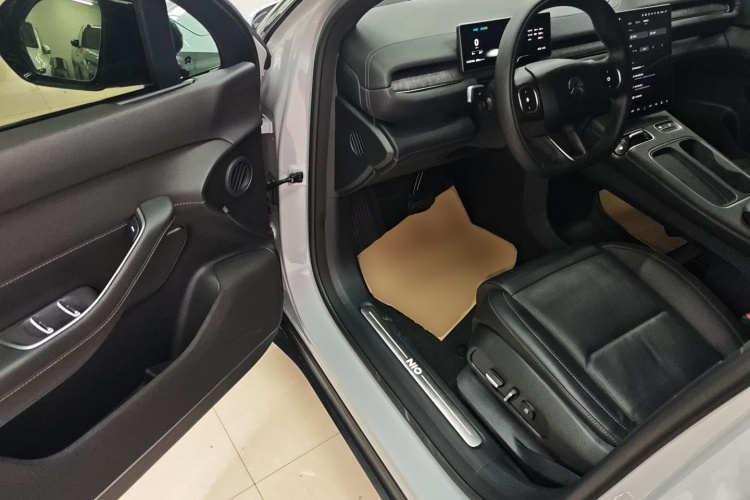 蔚来ES6 2023款 75kWh中控内饰7003