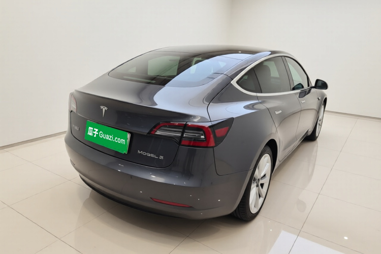 特斯拉 Model 3 2020款 改款 长续航后轮驱动版车身外观7