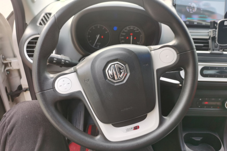 名爵3 2013款 1.5L AMT精英版中控内饰13